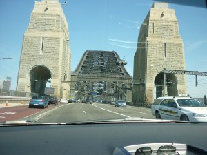 por el puente